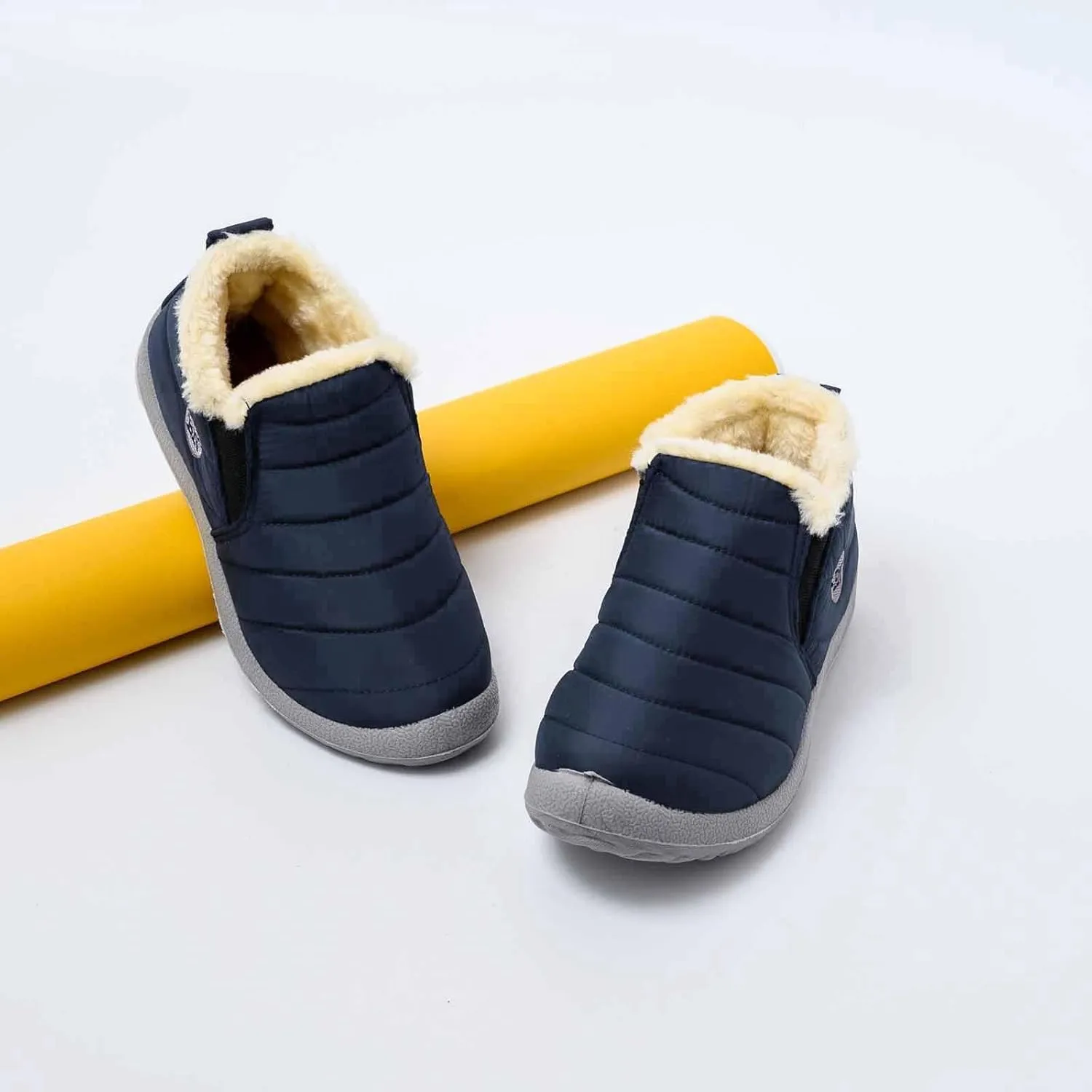 Winter Walking Shoes For Men Plush Lined Low Top Hiking Boots Non-Slip Snow Shoes For Men Casual Boots